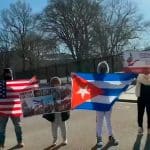 Cubanos con I-220A exigen en protesta en la Casa Blanca resolver su